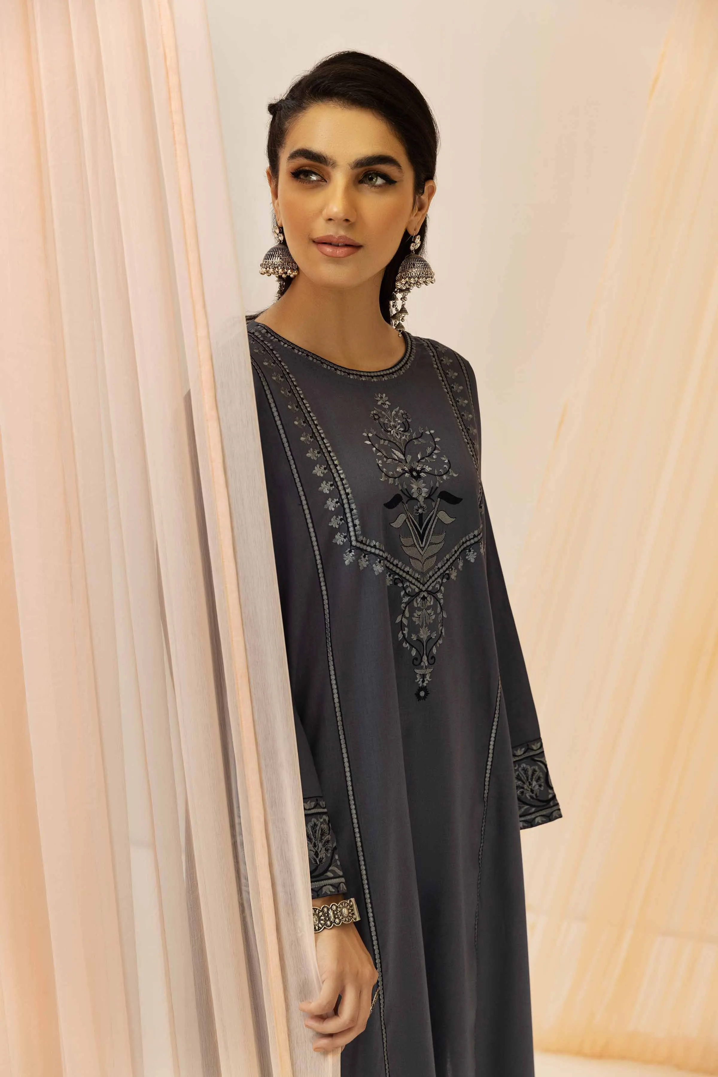 2 Piece - Embroidered Suit - PE23-58