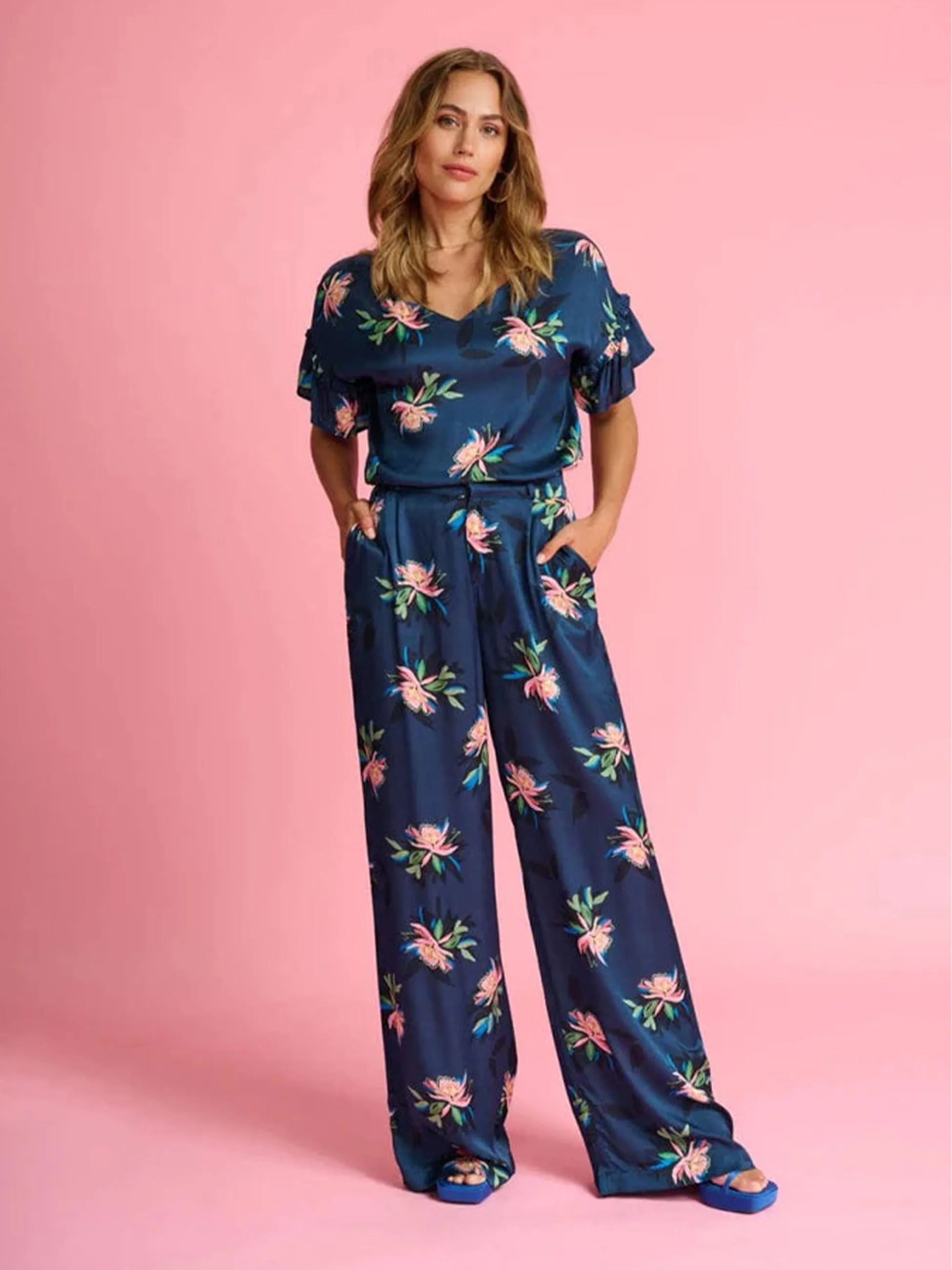 ZOE EXPRESSIVE FLOWER PANTS